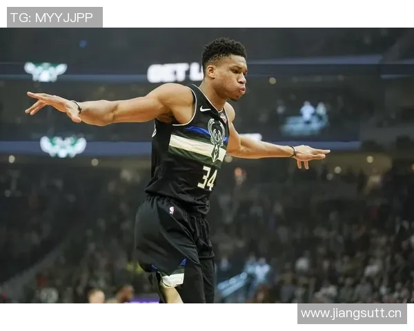 字母哥举动引发球迷激烈讨论 热议不断场内外关注度持续升温